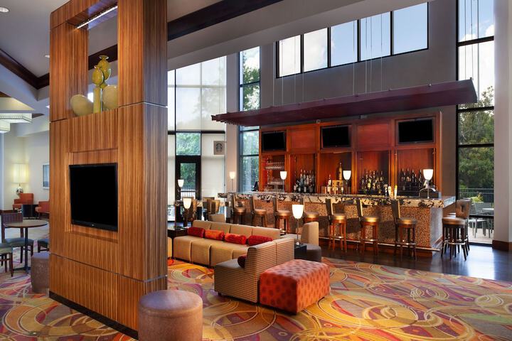 Lounge 70 of 80