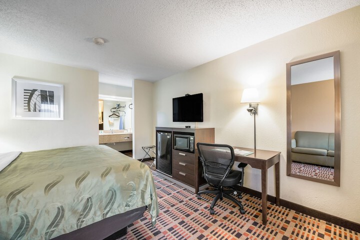 Room 32 of 52