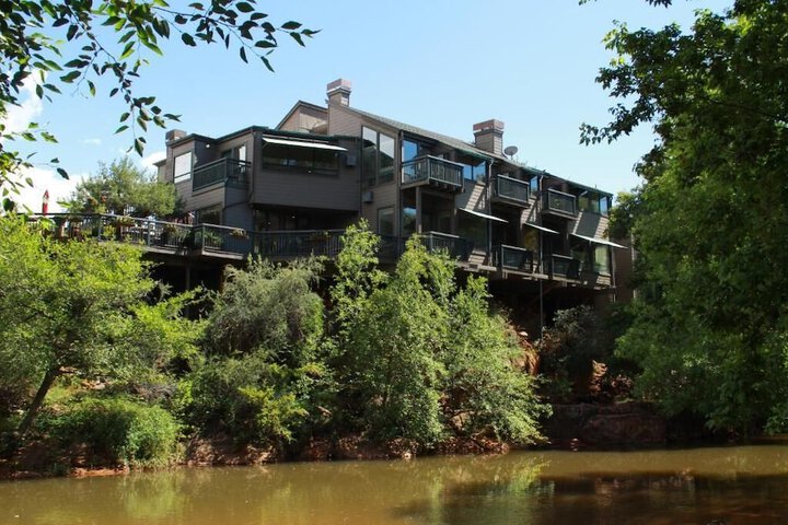 Hotel 5 of 73
