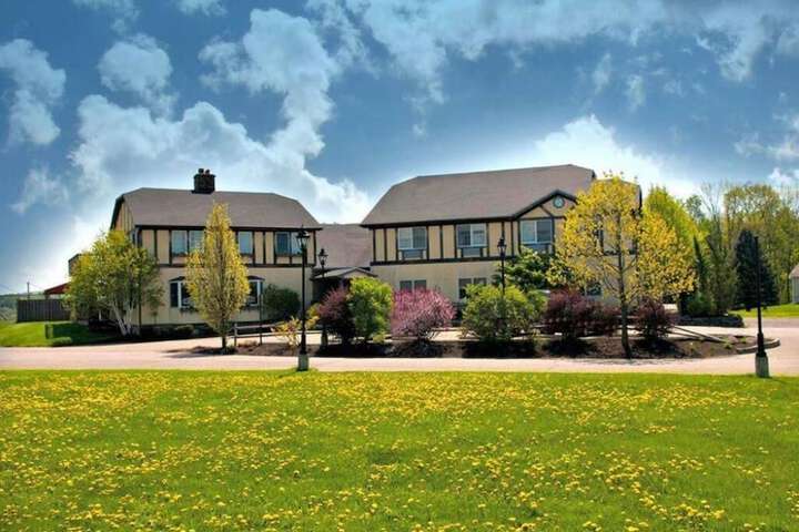 Camelot Restaurant & Inn