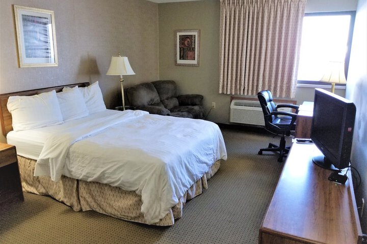 Room 11 of 32