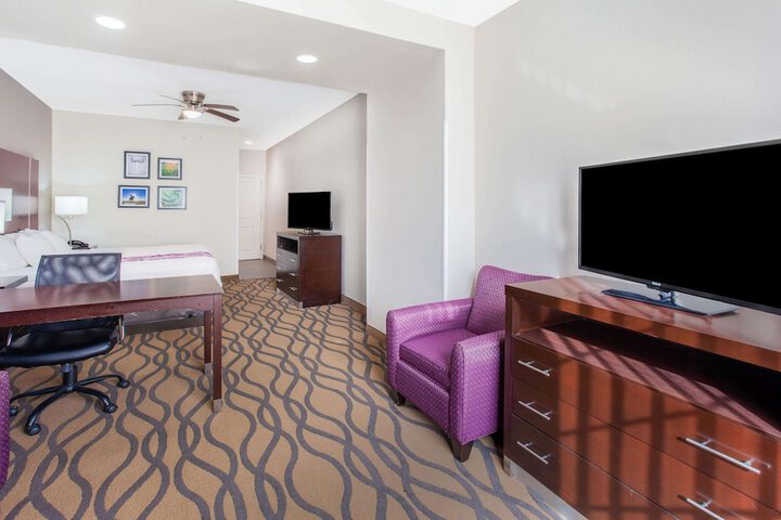 Room 11 of 30