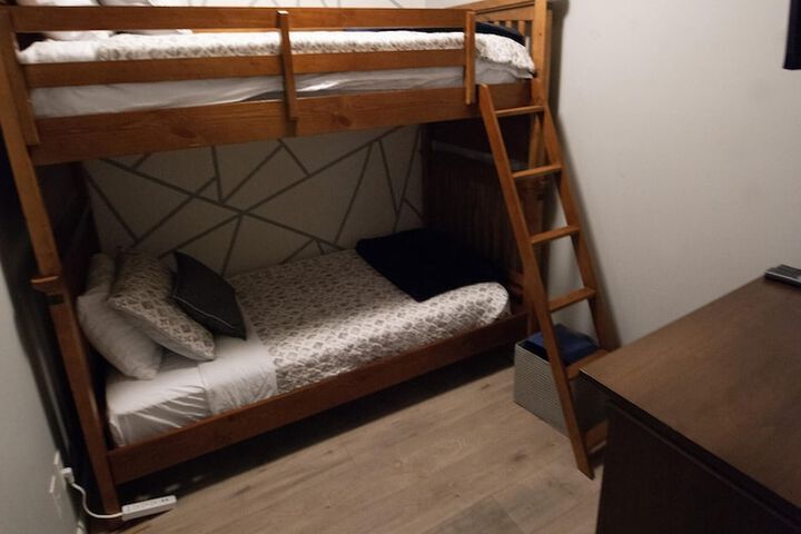 Room 9 of 17