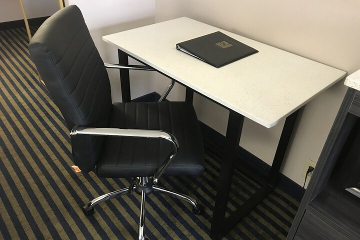Room 19 of 40