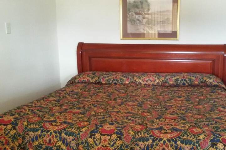 Room 13 of 36