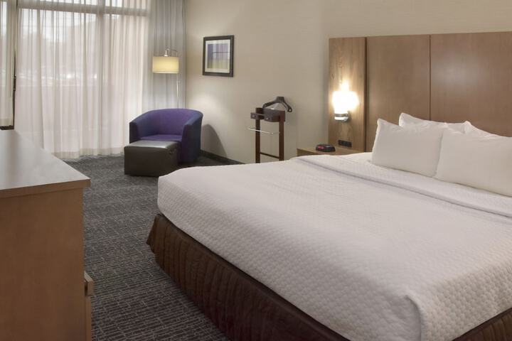 Crowne Plaza Cleveland Airport by IHG