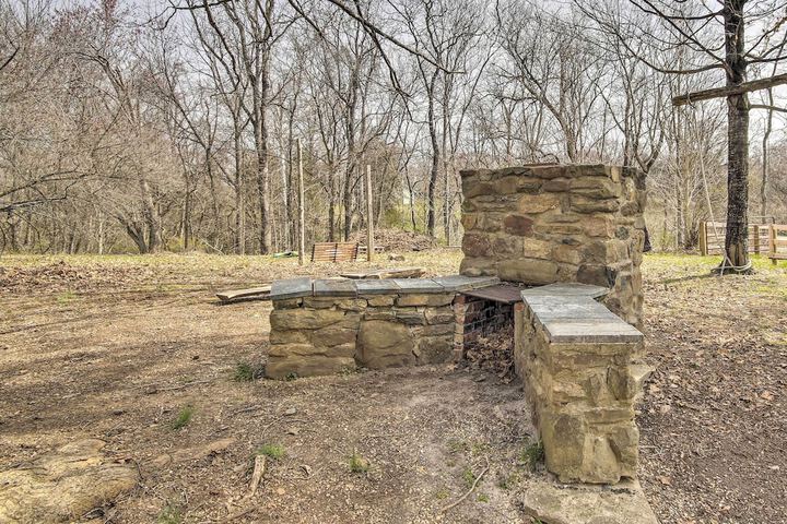 Historic Farmhouse w / Chefs Kitchen Near Wineries