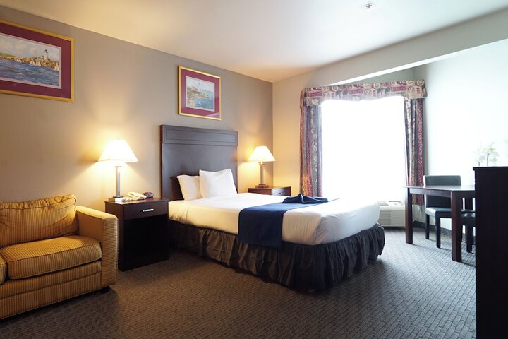 BayVue Hotel Resort and Suites