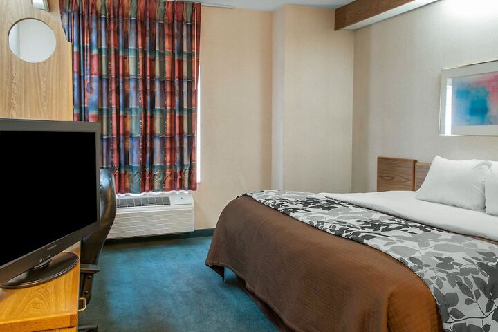 Room 16 of 28