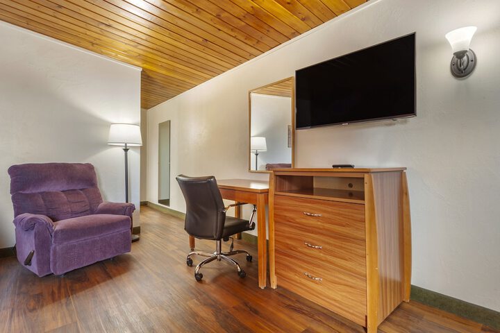 Harmony Inn & Suites