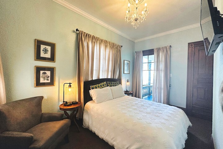 Room 33 of 55