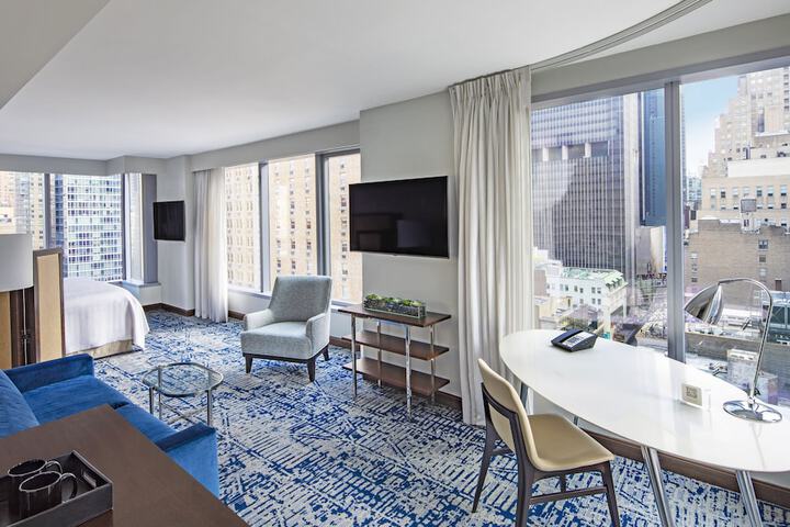 Room 45 of 118
