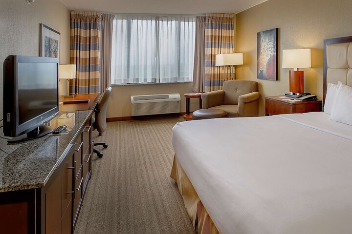 DoubleTree by Hilton St. Louis - Westport