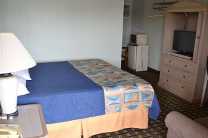 Lake Country Motel