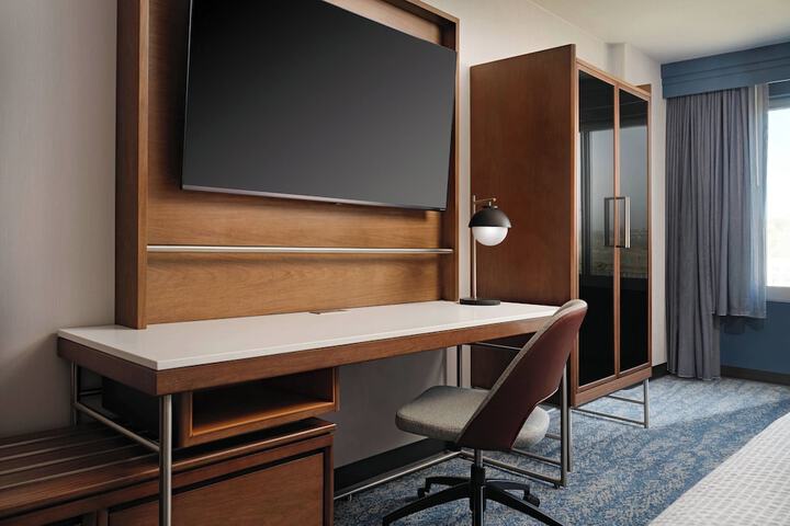 Room 12 of 37