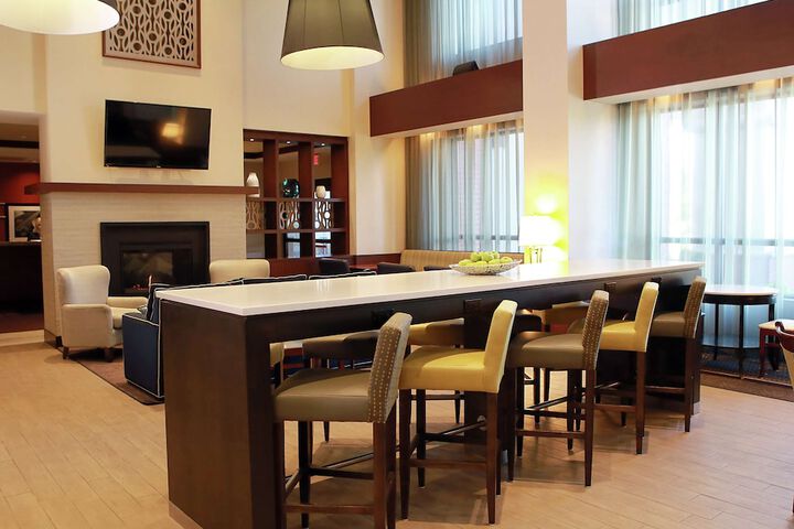 Hampton Inn & Suites by Hilton Laval