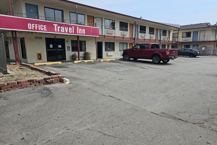 Travel Inn by OYO Omaha