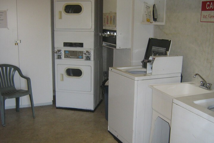 Parkway Motel & European Lodges