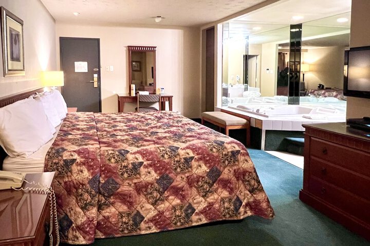 Room 32 of 59