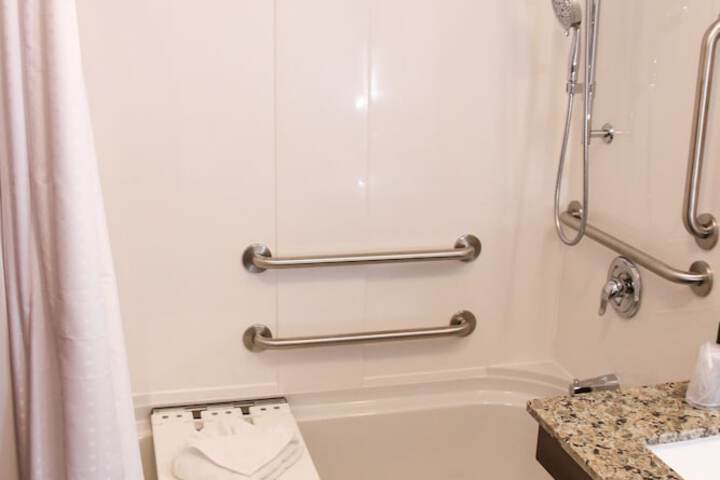 Holiday Inn & Suites Denver Tech Center-Centennial by IHG
