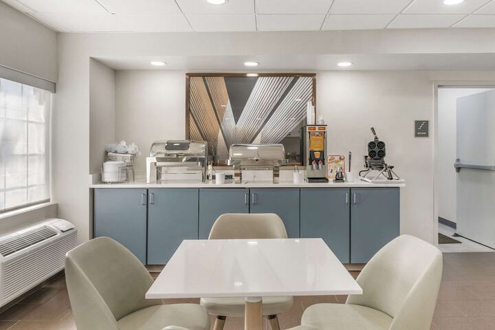 Breakfast/Coffee Service 28 of 31