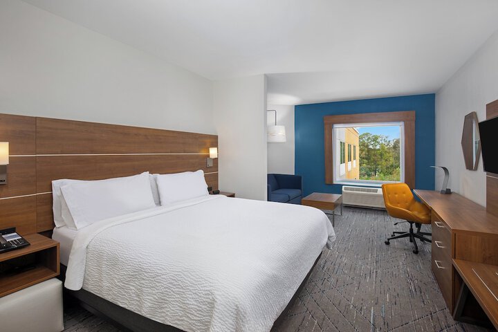 Holiday Inn Express & Suites Carrollton West by IHG
