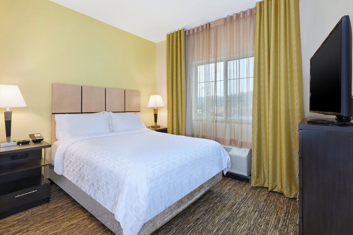 Room 32 of 40