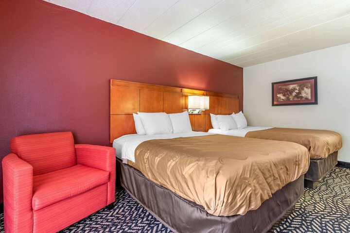 Room 13 of 35