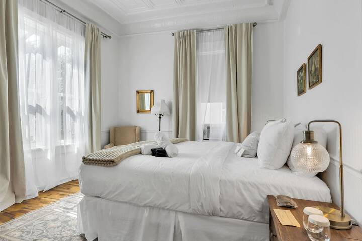 Room 104 of 188