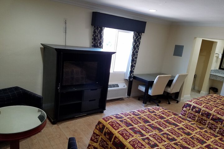 Room 12 of 22