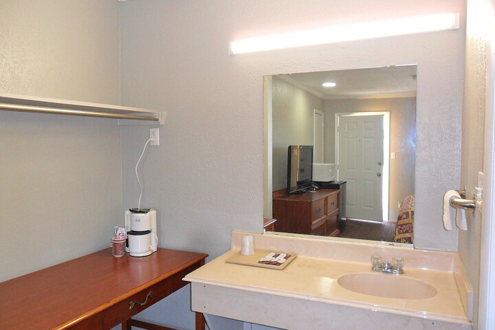 Room 34 of 41