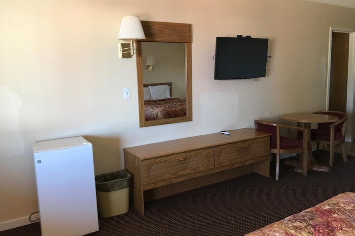 Room 19 of 28