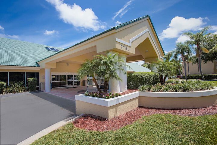 Hotel 6 of 83