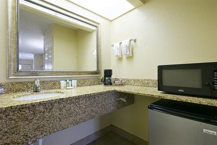 Room 10 of 35
