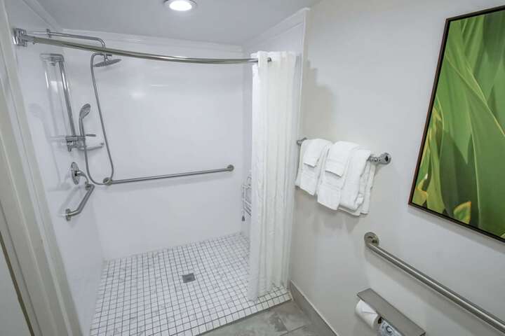 Room 41 of 46
