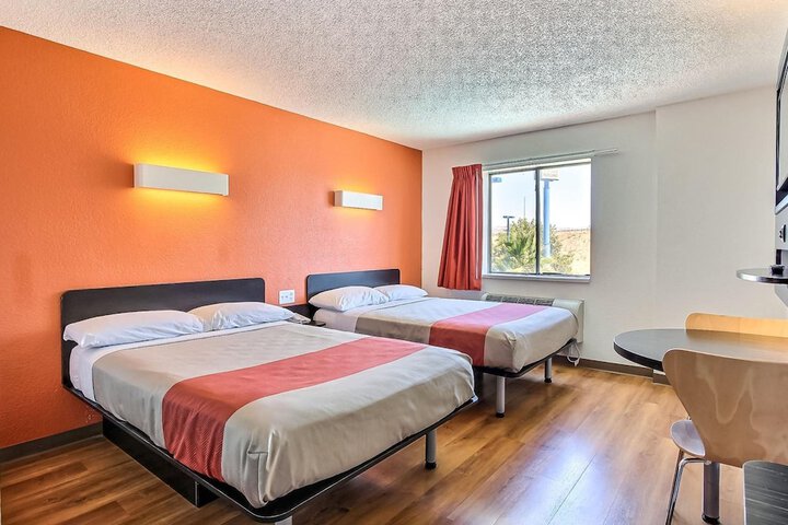 Room 14 of 34