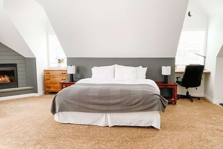 Room 15 of 32