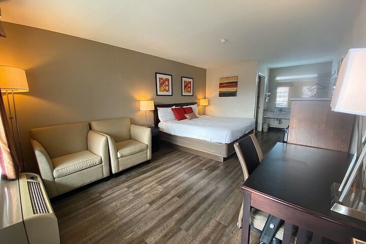 Room 26 of 33