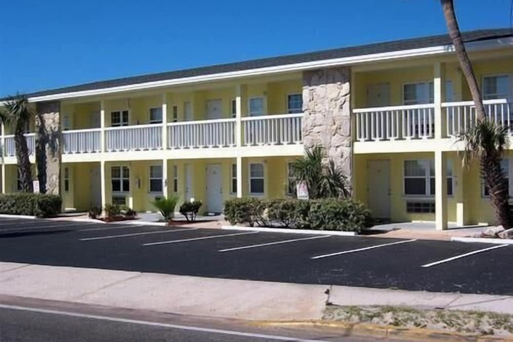 Hotel 8 of 33