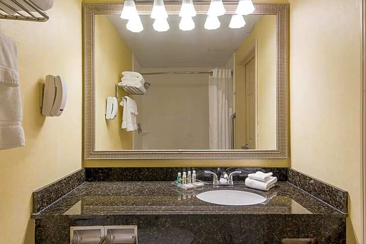 Clarion Hotel