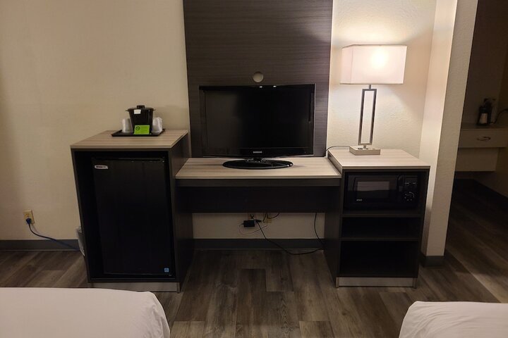 Room 32 of 38