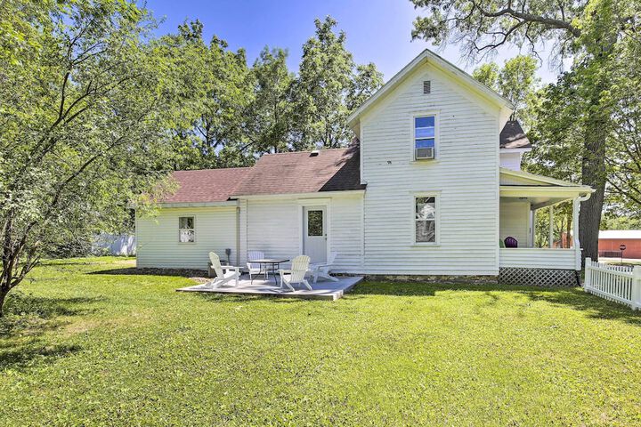 Family-friendly Menomonie Retreat: Walk to Town!