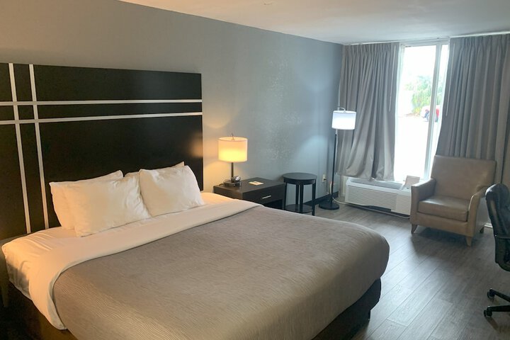 Room 17 of 46