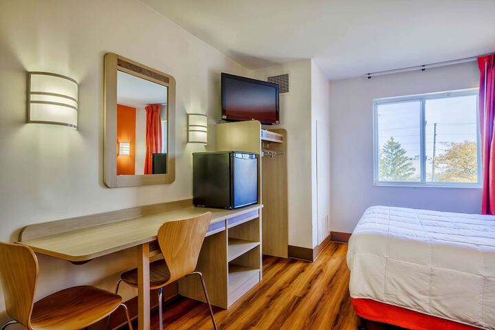 Room 13 of 21