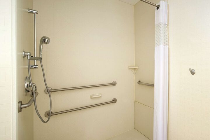 Room 9 of 25