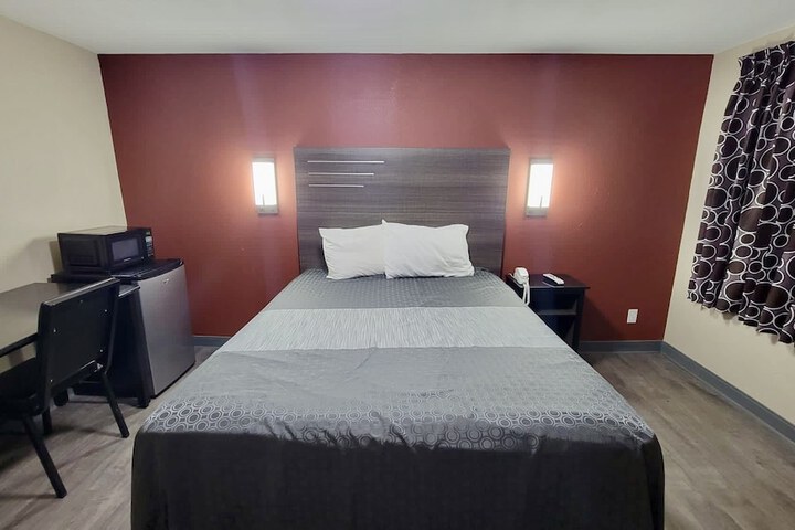 Budget Inn & Suites