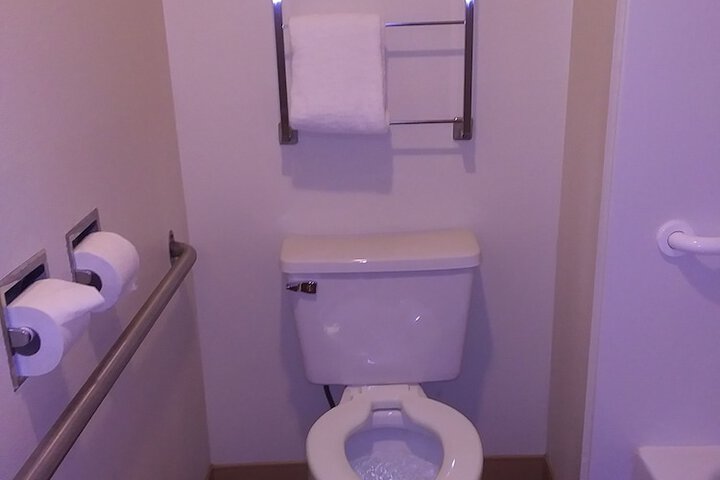 Room 5 of 11