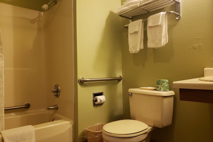 Room 67 of 80