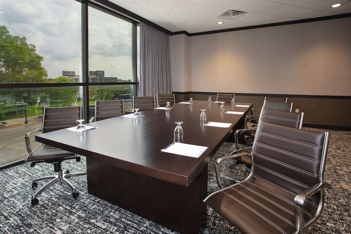 DoubleTree by Hilton Lansing