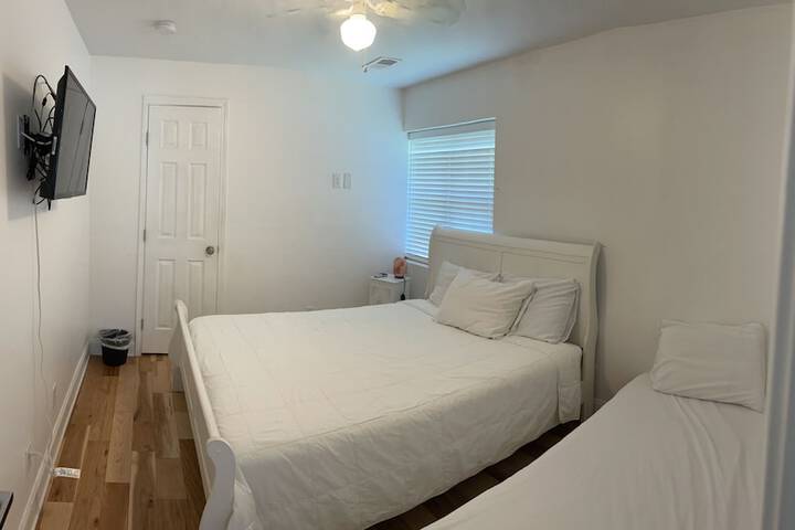 Room 19 of 35
